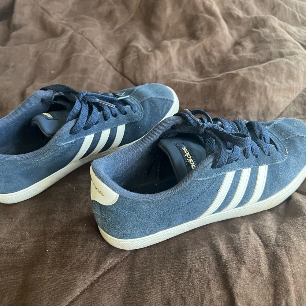 Adidas Women’s Dark Blue Sneakers